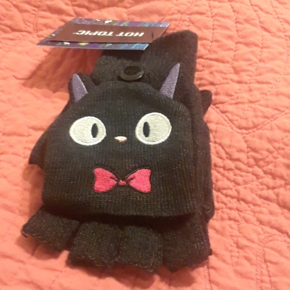 NWT Studio Ghilbi Glommet Gloves - Picture 1 of 3